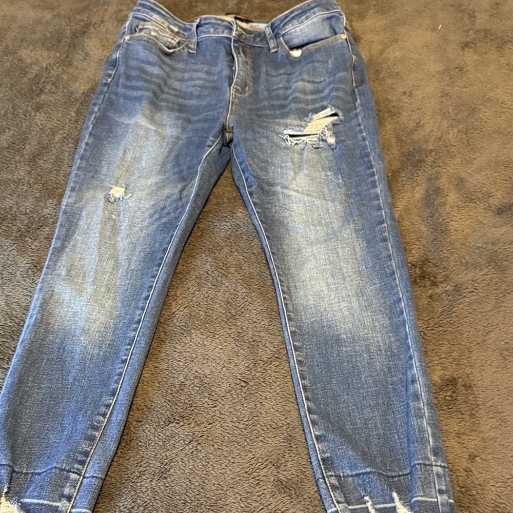 Judy Blue Light Wash Distressed Ankle Jeans